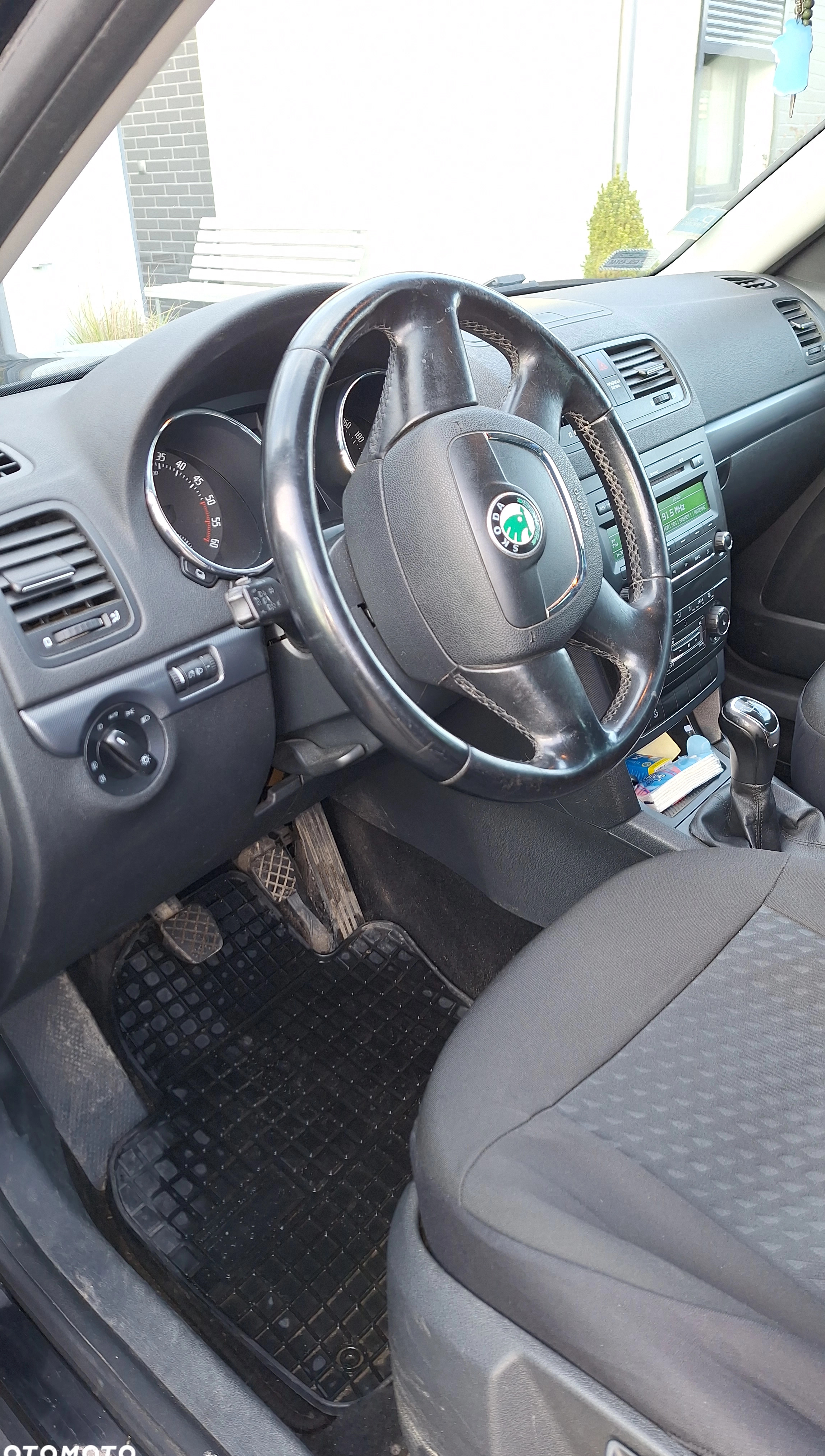 Skoda Yeti cena 28500 przebieg: 259500, rok produkcji 2012 z Słupsk małe 137